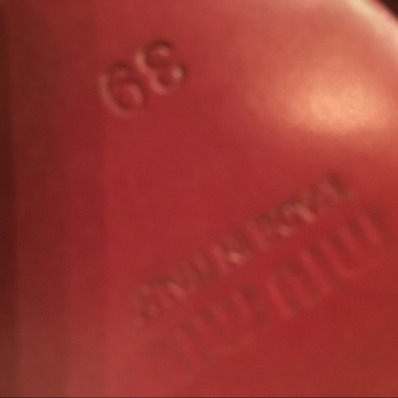 Miu Miu patent pumps.Gorgeous timeless shoe. - Picture 5 of 5